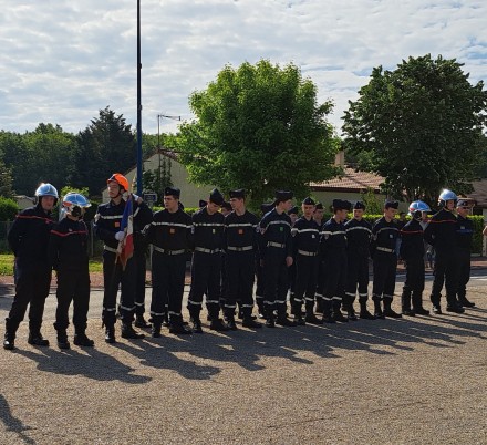 8 mai jeune sapeur pompier.jpg